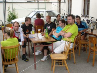 Komu zadek dovoluje sedt, ten sed, ostatn postvaj kolem.