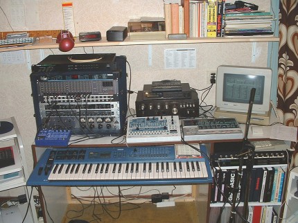 [Photo: Centre of Guido's home studio]