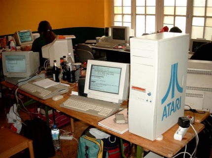 [Photo: Atari tower]