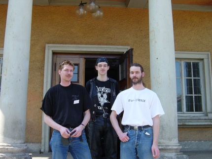 [Photo: MNX group picture]