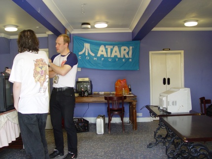 [Photo: Tyrant and Gaztee having a natter]