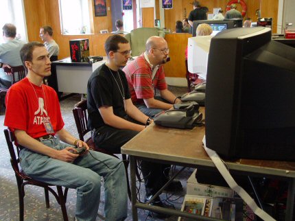 [Photo: Sacha & Nico Hofer and James Haslam playing]