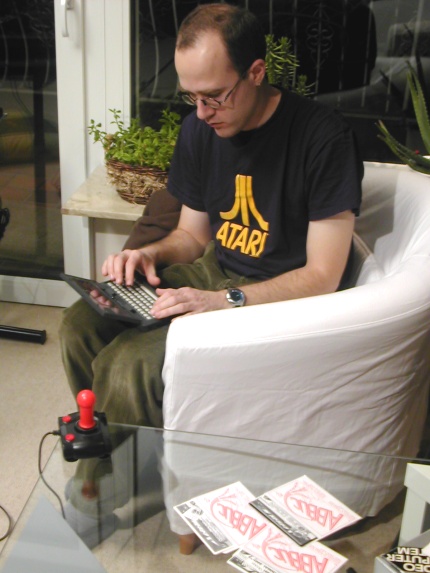 [Photo: Gunnar using his Portfolio]