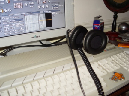 [Photo: Falcon with ST keyboad running ACE Tracker]