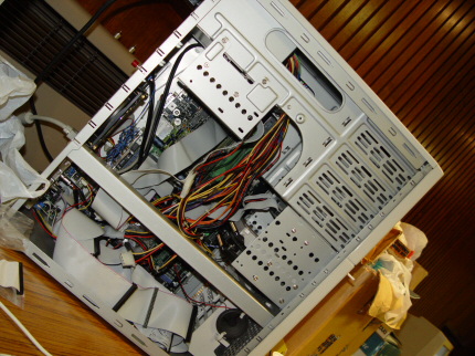 [Photo: Mark's very messy Falcon...]