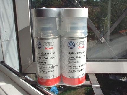 [Photo: VW Reflex Silver paint set]
