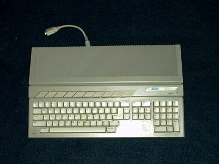 [Photo: Atari 1040ST]