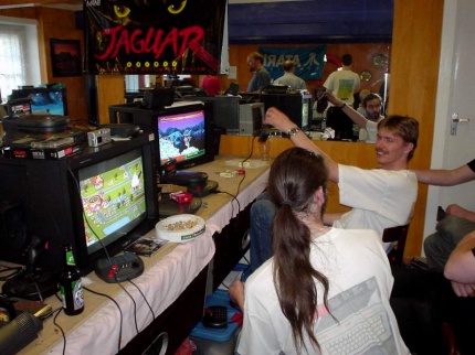 [Photo: MNX playing Worms]