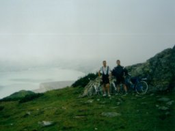 Pod vrcholem R�ttenk�gel. V pozad� je vid�t jezero Tauernmoossee.