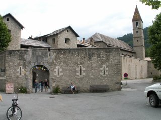 Br�ny jsou na�t�st� otev�en�.