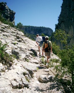 Svi�n�m tempem st�le st��dav� nahoru a dol� a nahoru a dol� a nahoru ...