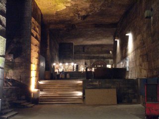 Je to tu dost velk�... a pom�rn� chladno, dokud �lov�k neza�ne pop�jet v�nko.