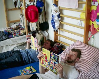 Kdo ne�te s n�mi, �te proti n�m.