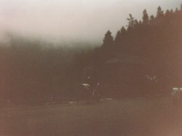 �ern� jezero. (Vy asi nic nevid�te, ale my jsme tam byli a vid�li.)