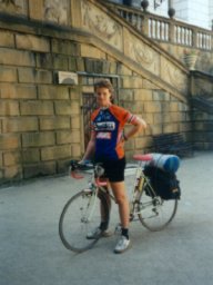 Tom�, kter� roz���il n� team z 5 na 6 lid�.