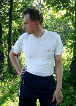 Pavel hled� vpravo sm�rem k�Prad�du.