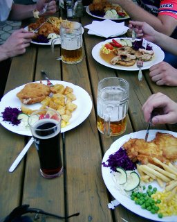 Pln� st�l dobrot. M�am!