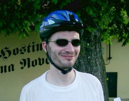 Spokojen� n��eln�k�v �sm�v mluv� za v�e. :-)