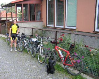 Hl�da� Pavel je drso�, opova�te se n�m ��hnout na kola - kousne v�s!