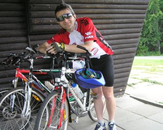 Ho�i, vst�v�me, jedeme. A ��dn� nar�ky na vlastn� tempo.