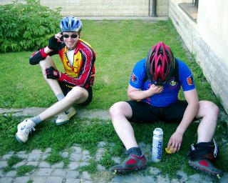 Momo si vym��uje ��rovku na �ele? ;-)