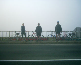 Mlha p�ede mnou, mlha za mnou...