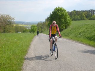 Prudk� kopec do R��ova.