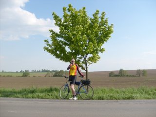 Hal�, pros�m dvakr�t velkou pizzu... Co�e?... Pardon, L�do, to jsi ty?! ;-)