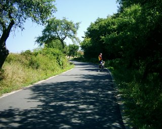 Je�t� kousek poctiv�ho kopce a budem tam.